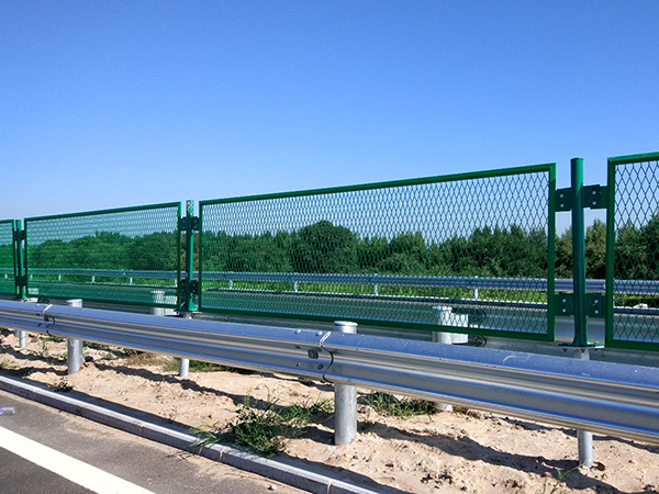 上海某高速公路防眩網項目完工